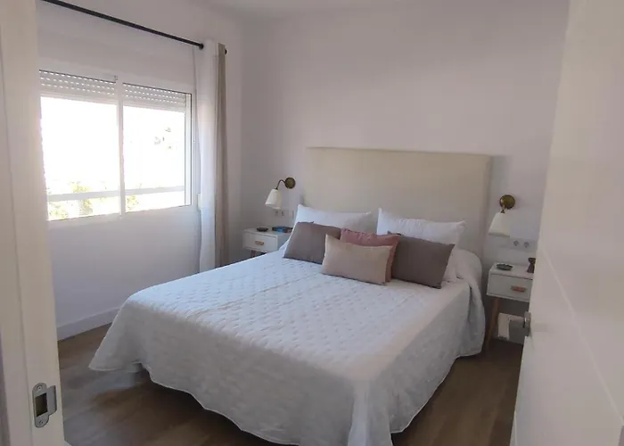 Lunamar Seaviews & Communal Pool * Nerja